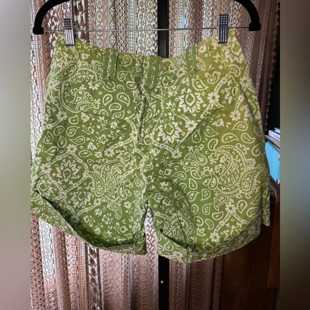 VTG Liz Claiborne Green Paisley Women's Cargo Shorts - Picture 2 of 5